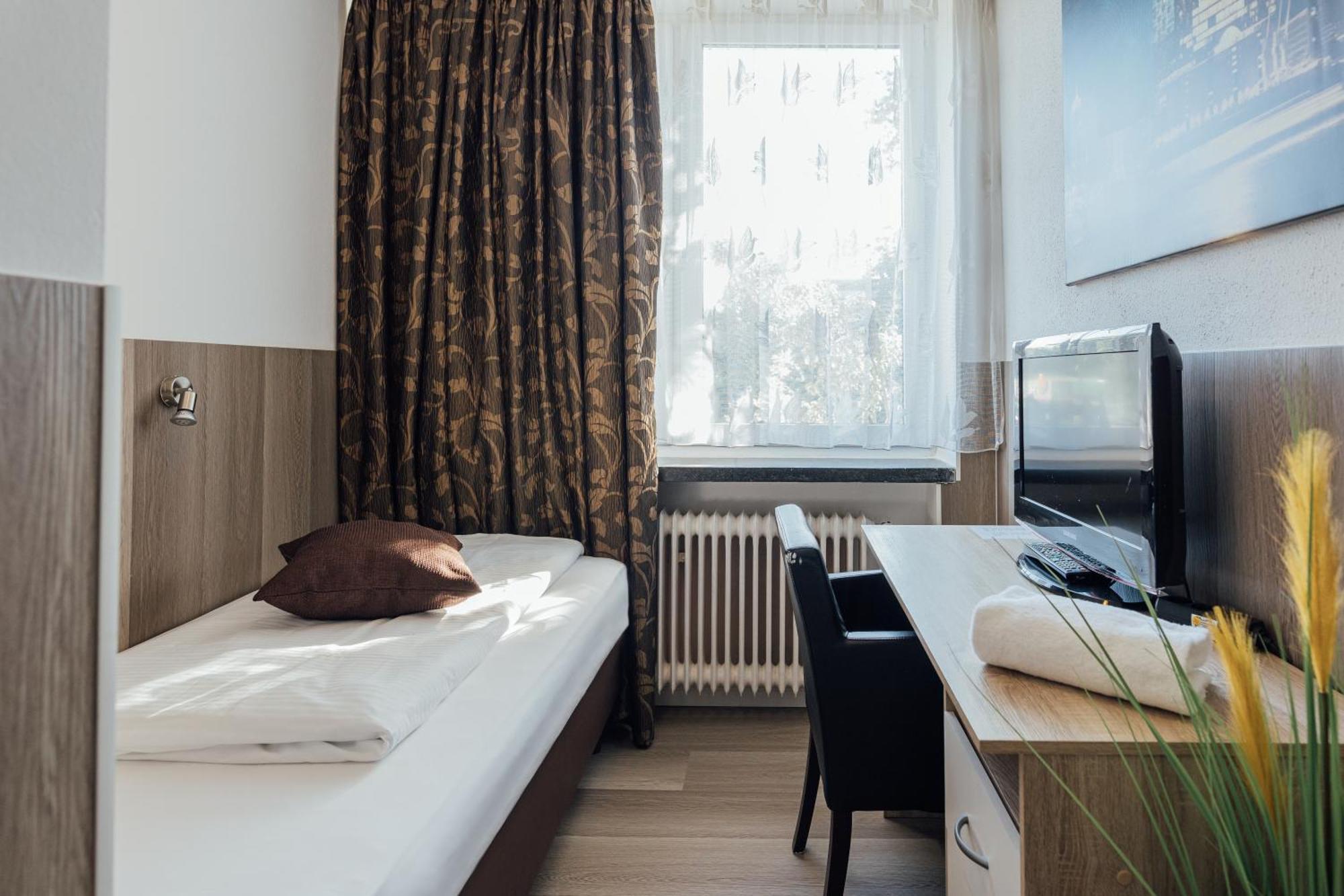 Hotel Hanseat Гамбург Экстерьер фото